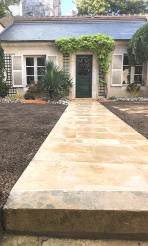 Entreprise paysagiste à Bourges (18), spécialisée dans l’aménagement de cour